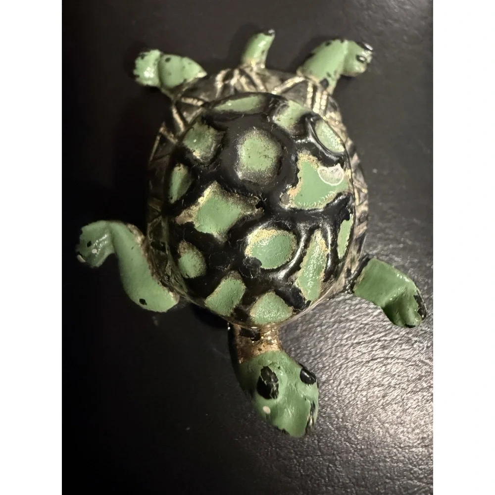 Vintage Sea Turtle Green Brooch Heavy Plastic Pin Jewelry MCM